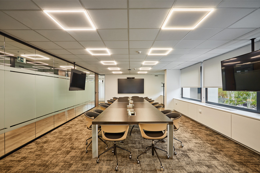 Modernas oficinas, en plantas diafanas y flexibles